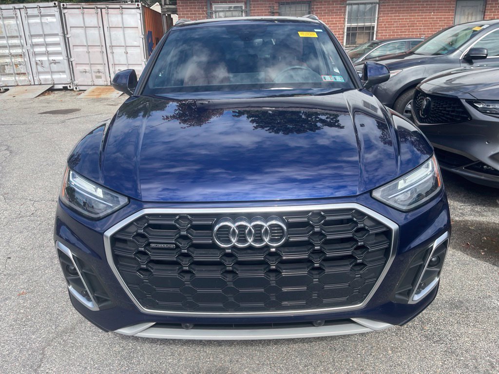 Used 2023 Audi Q5 2.0T Premium w/ Convenience Package AWD/4WD image 2