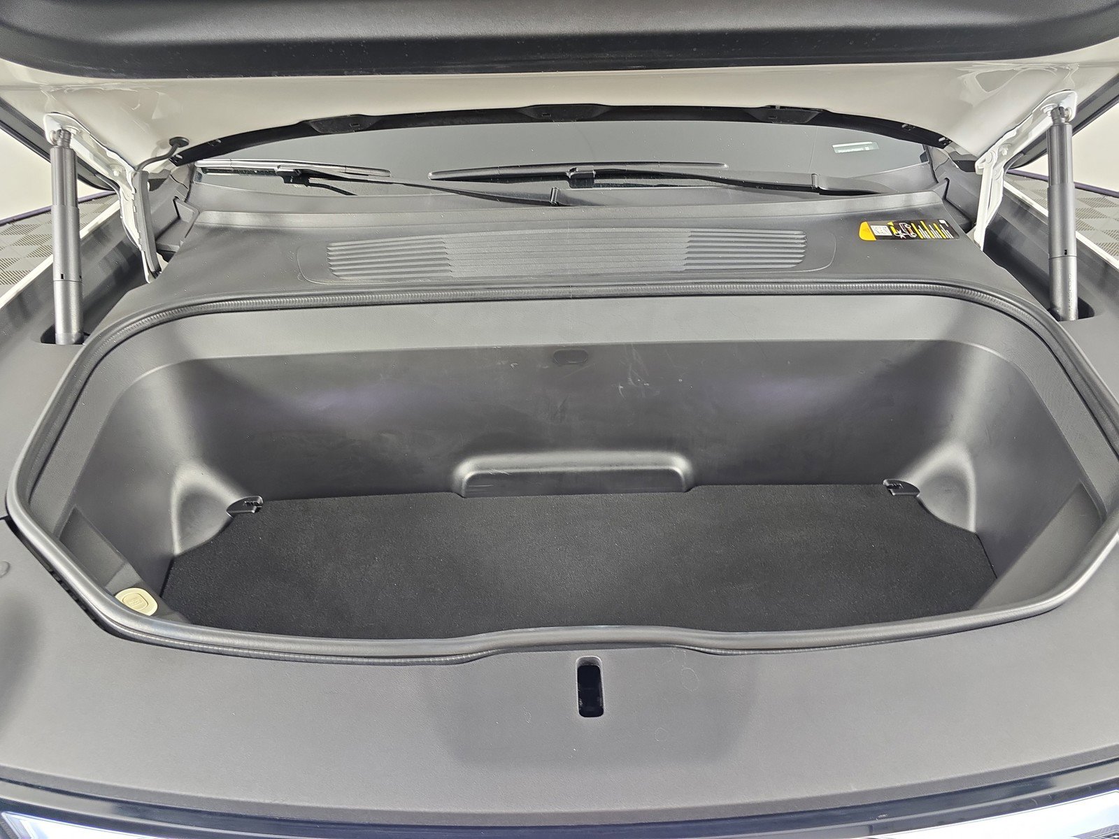 Used 2023 Rivian R1S Adventure image 14