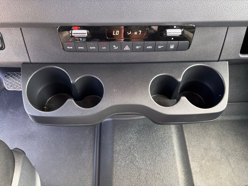 Used 2024 Mercedes-Benz Sprinter 2500 image 35