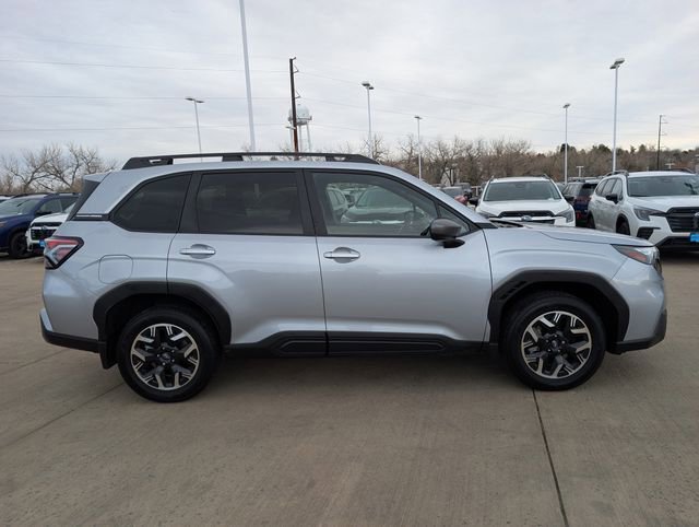 Used 2025 Subaru Forester Premium image 2