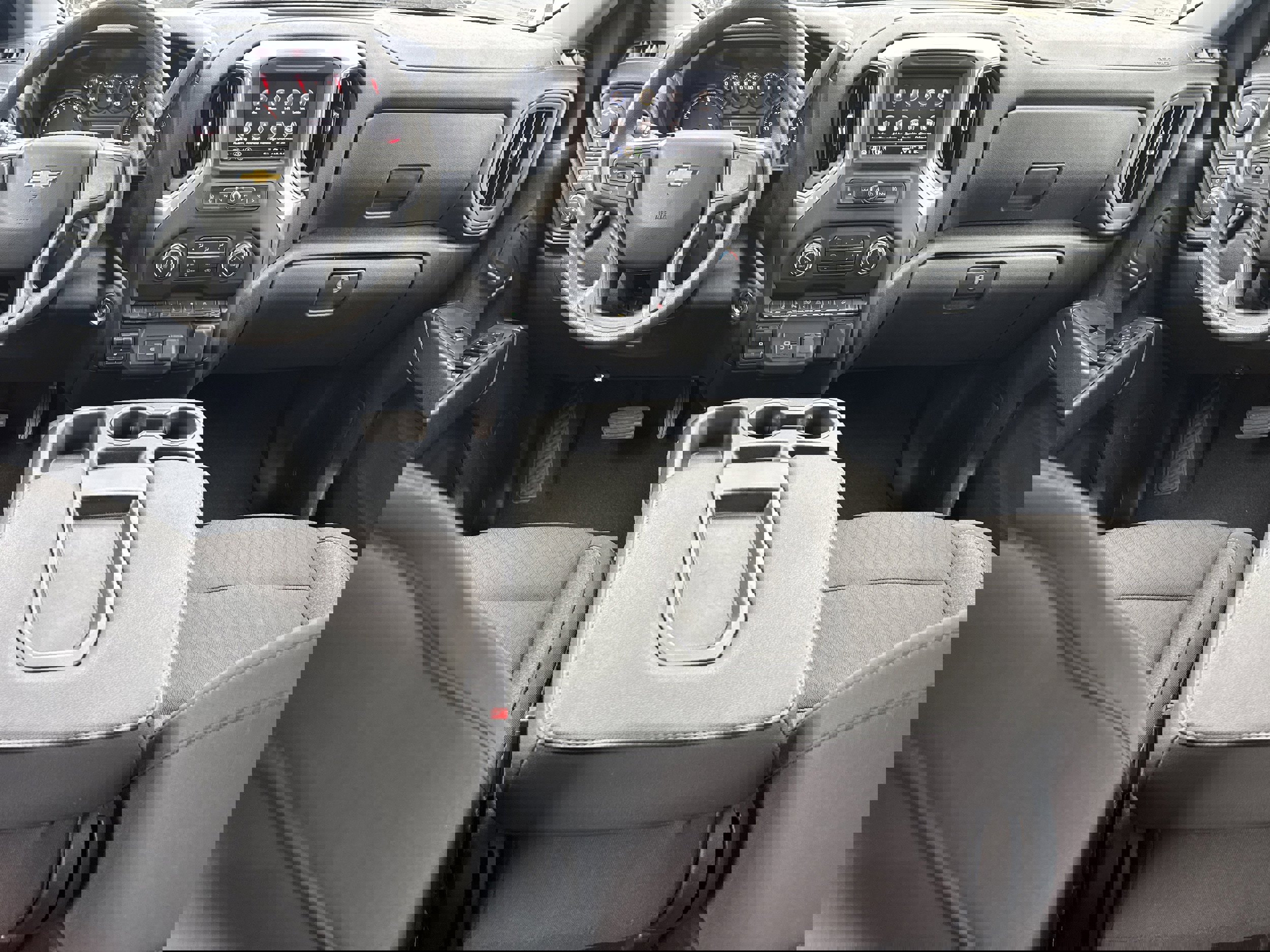 Used 2024 Chevrolet Silverado 2500 Custom w/ Custom Value Package image 17