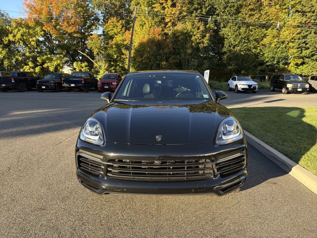 Used 2023 Porsche Cayenne AWD/4WD image 3