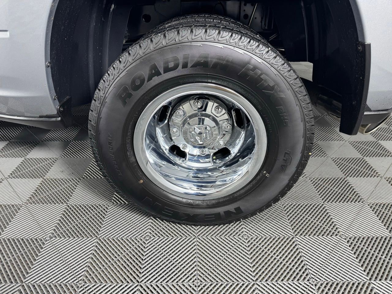 Used 2024 RAM 3500 Tradesman w/ Chrome Appearance Group image 32