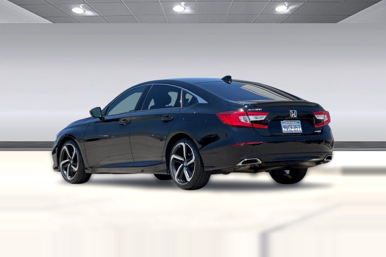 Used 2021 Honda Accord Sport image 3