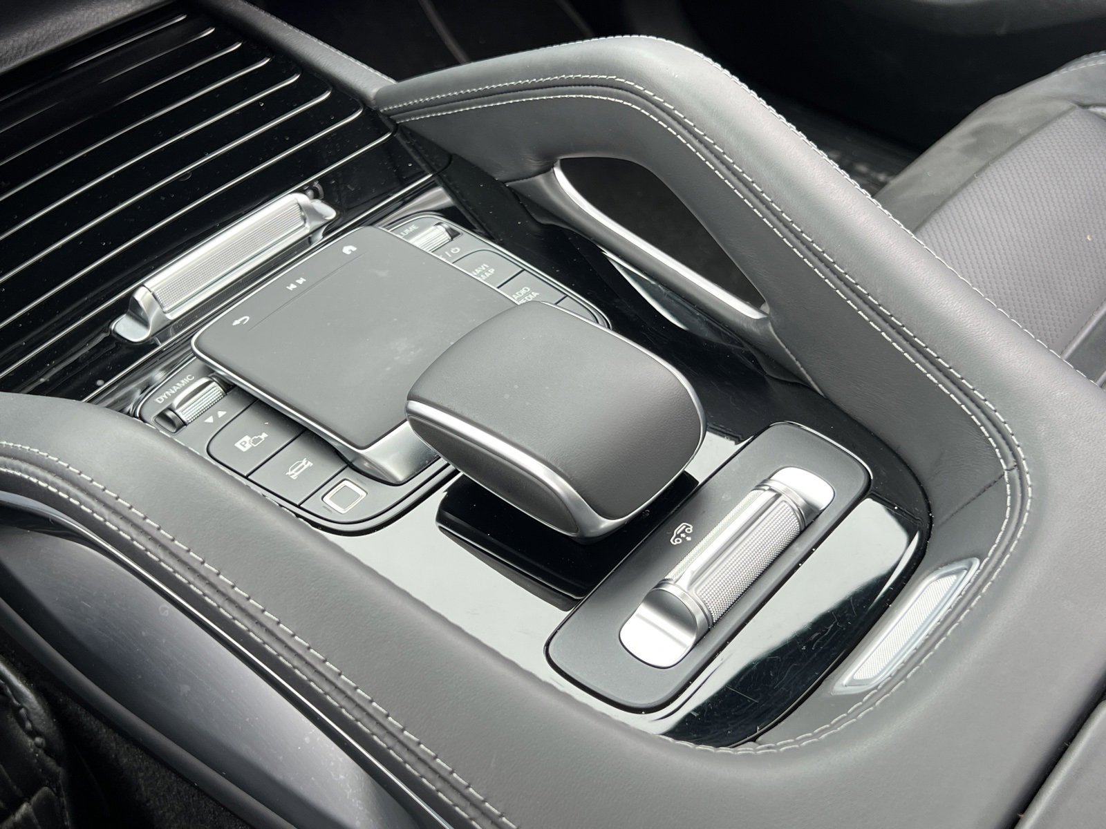 Used 2025 Mercedes-Benz GLE 53 AMG 4MATIC Coupe image 32