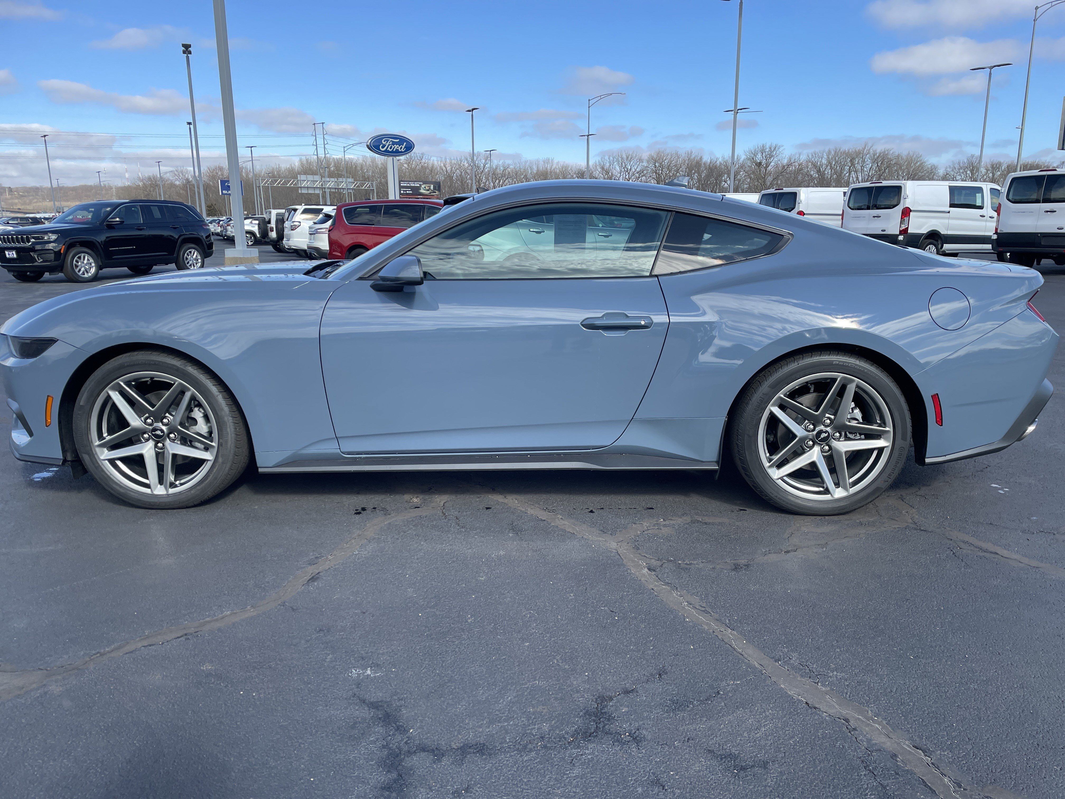 Used 2025 Ford Mustang Coupe image 2