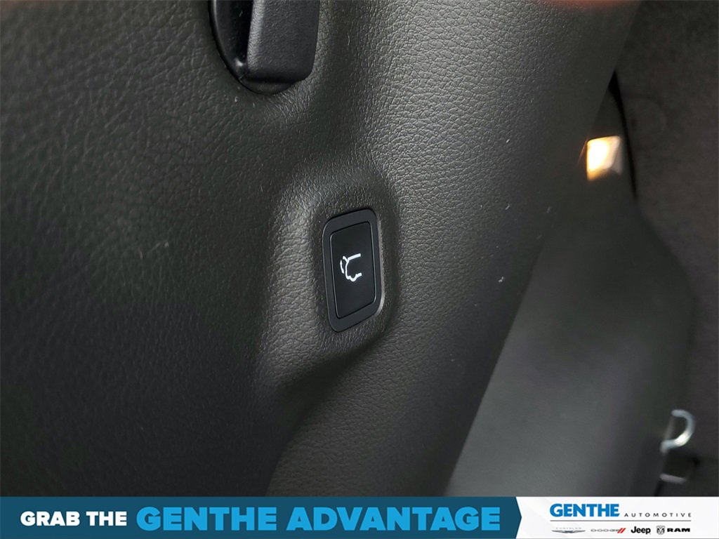 Used 2026 Jeep Compass Limited image 31