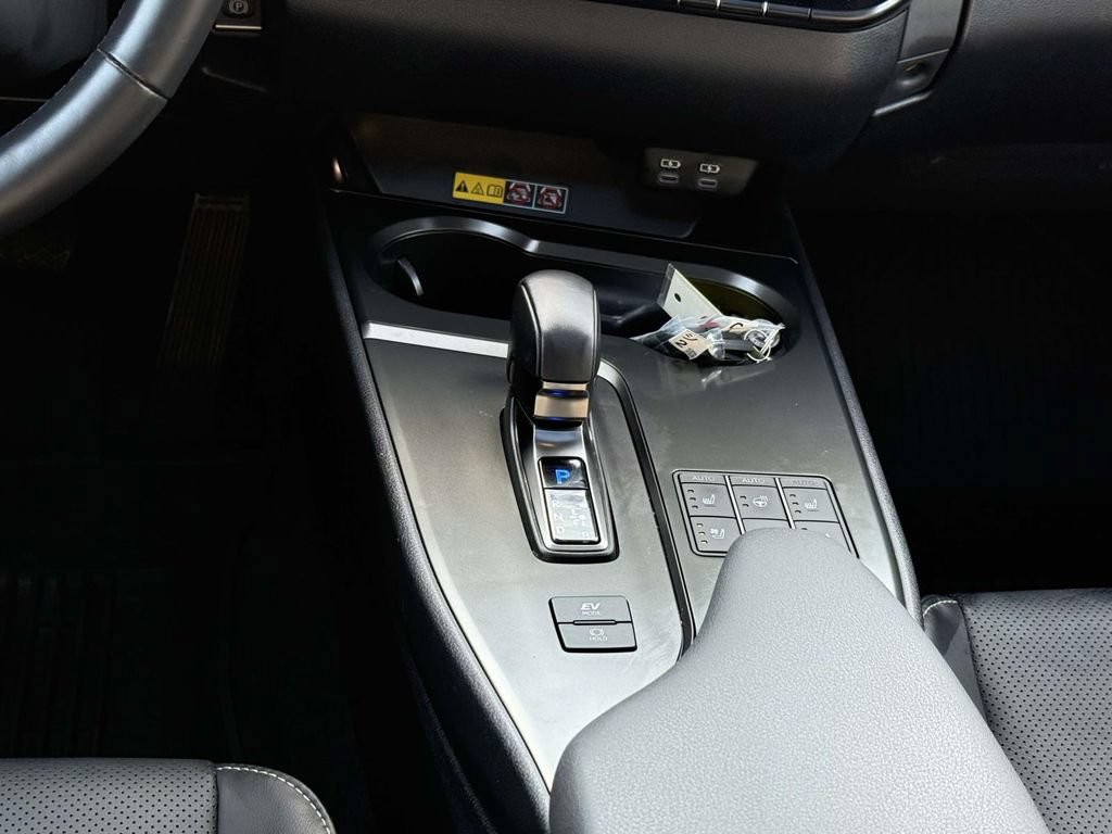 Used 2025 Lexus UX 300h AWD w/ Accessory Package (Z1) image 19