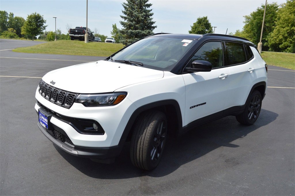 New 2025 Jeep Compass Limited w/ Sun and Sound Group image 8