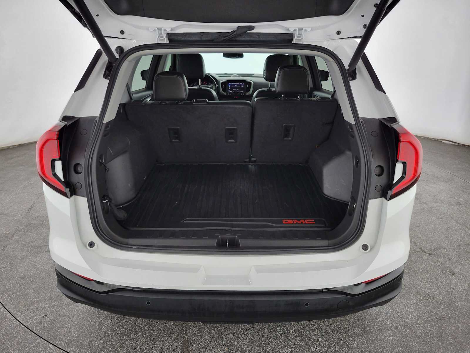 Used 2022 GMC Terrain SLT w/ Infotainment Package II FWD image 14