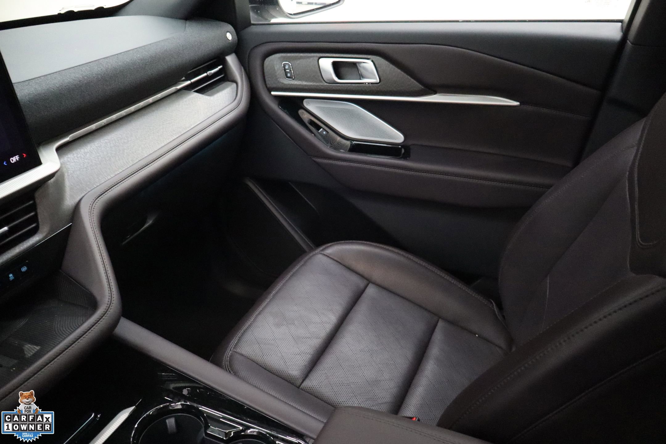 Used 2025 Ford Explorer Platinum image 23