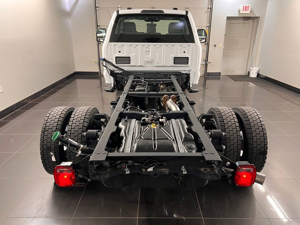 New 2025 Ford F550 4x4 Regular Cab Super Duty image 6