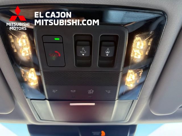 Used 2025 Mitsubishi Outlander AWD image 22