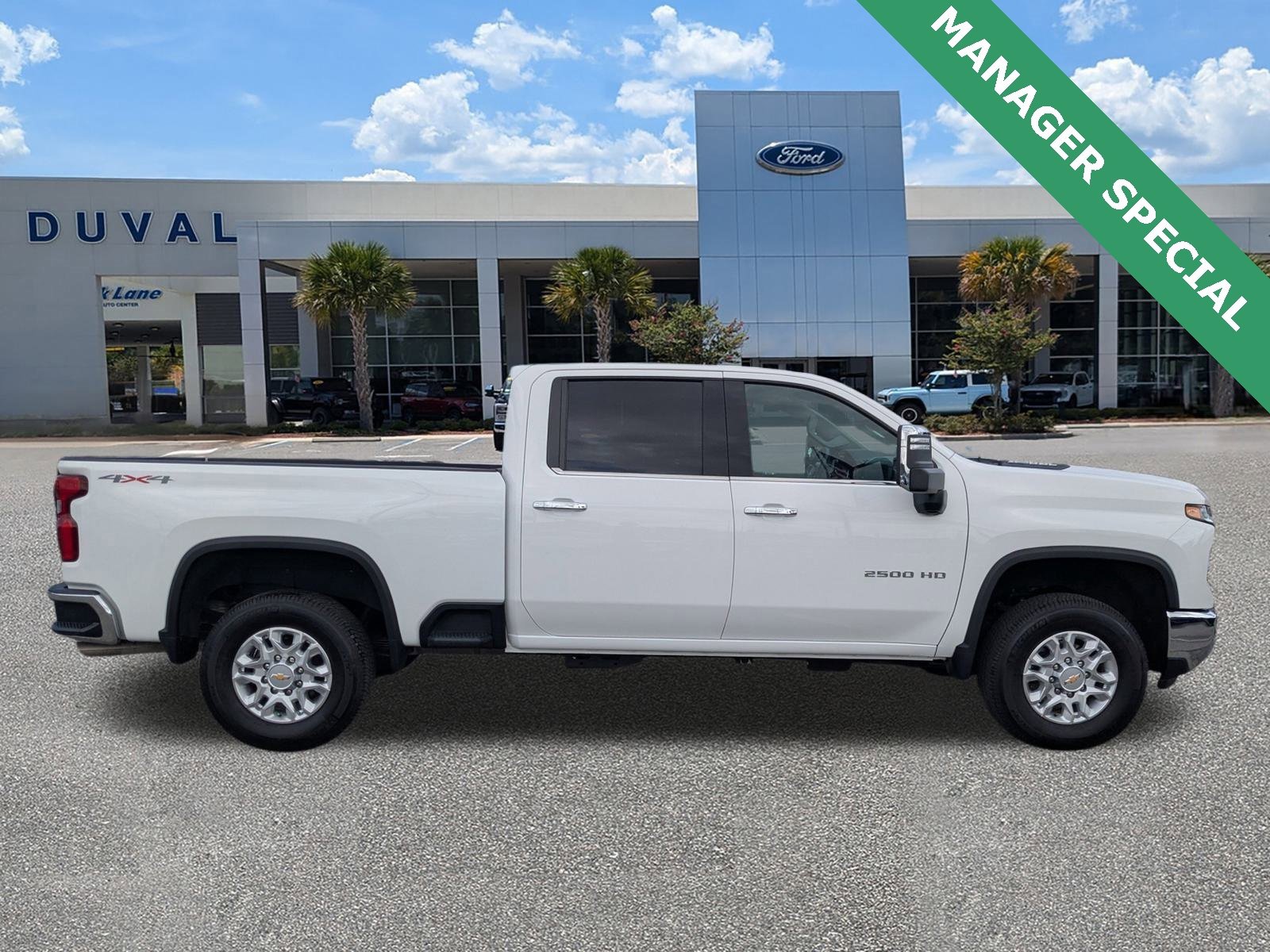 Used 2024 Chevrolet Silverado 2500 LTZ image 2