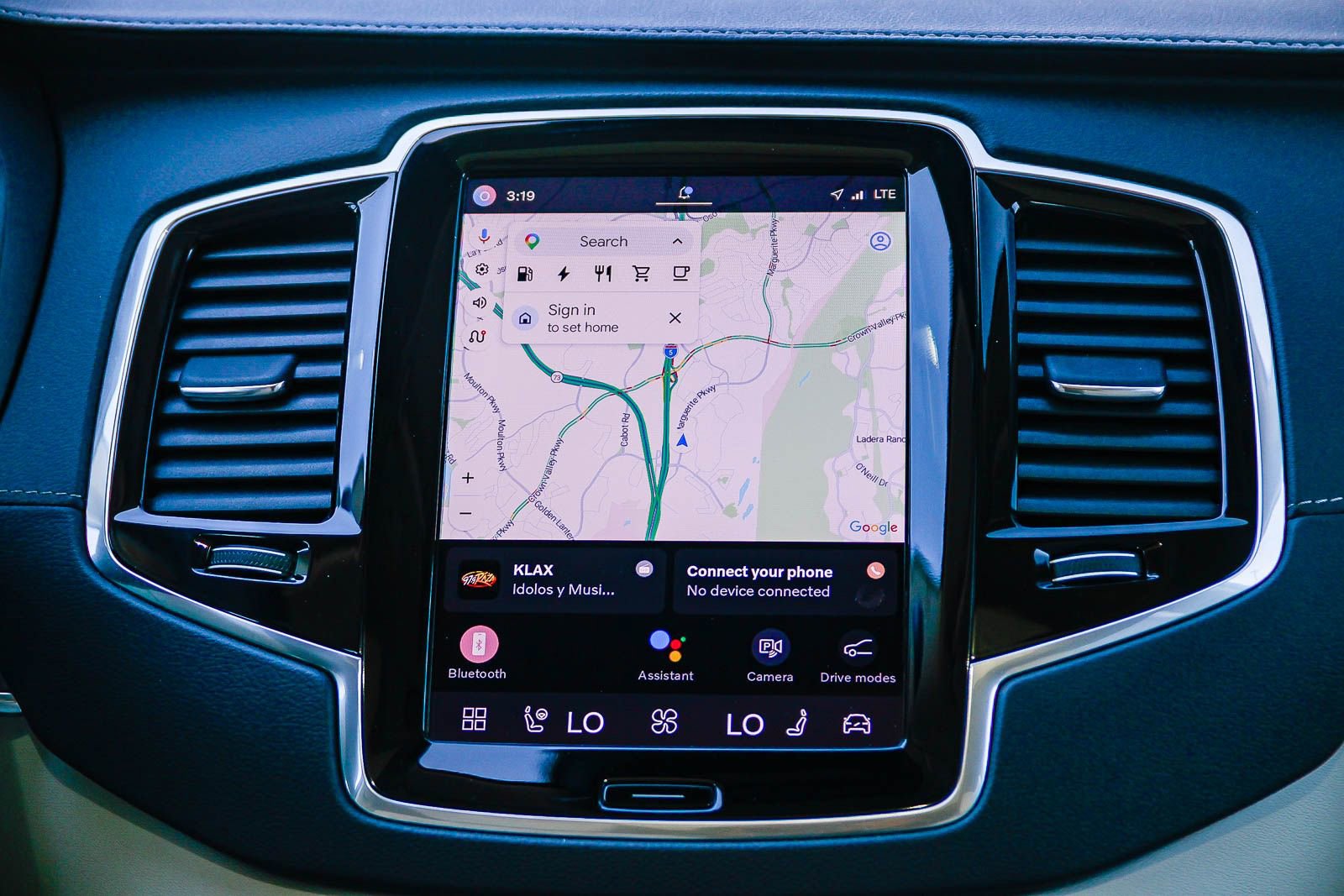 Used 2023 Volvo XC90 T8 Ultimate w/ Protection Package Premier image 16