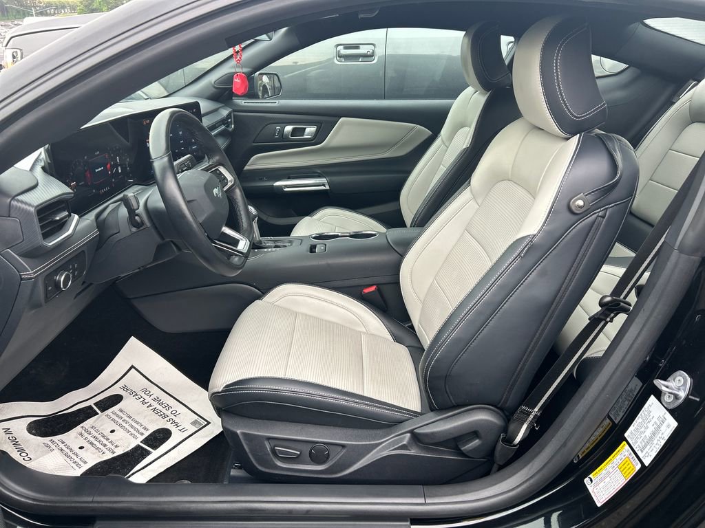 Used 2025 Ford Mustang Premium RWD image 11