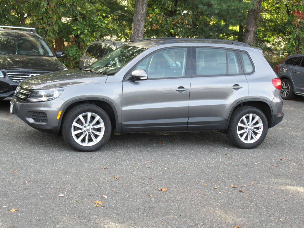Used 2018 Volkswagen Tiguan Limited AWD/4WD image 4