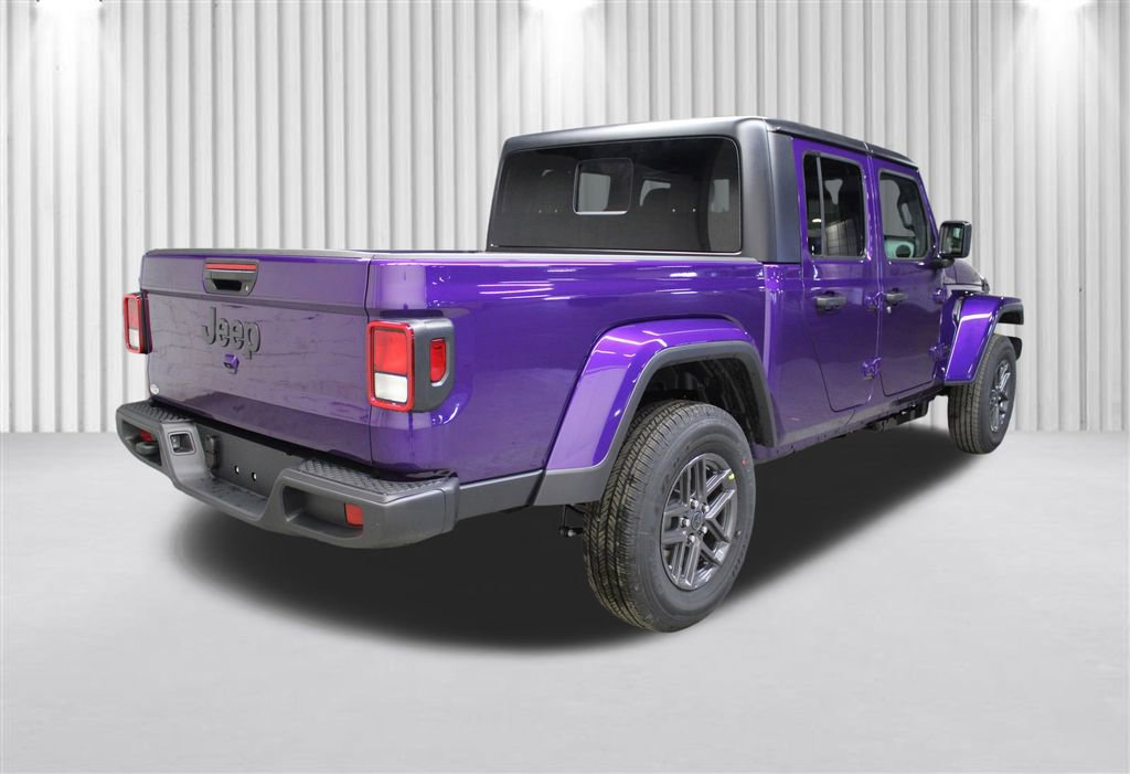 New 2026 Jeep Gladiator Sport image 3