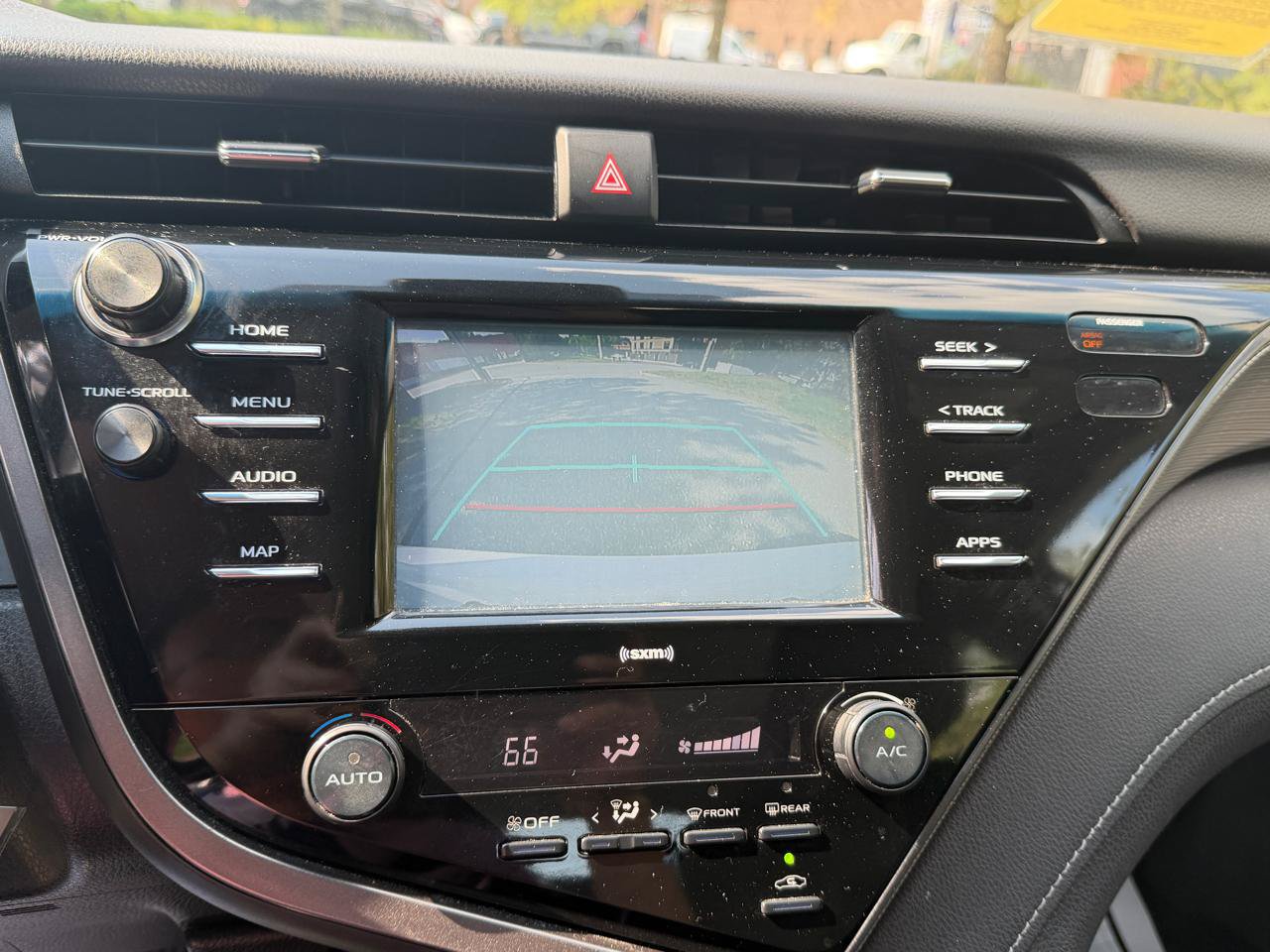 Used 2020 Toyota Camry SE FWD image 20