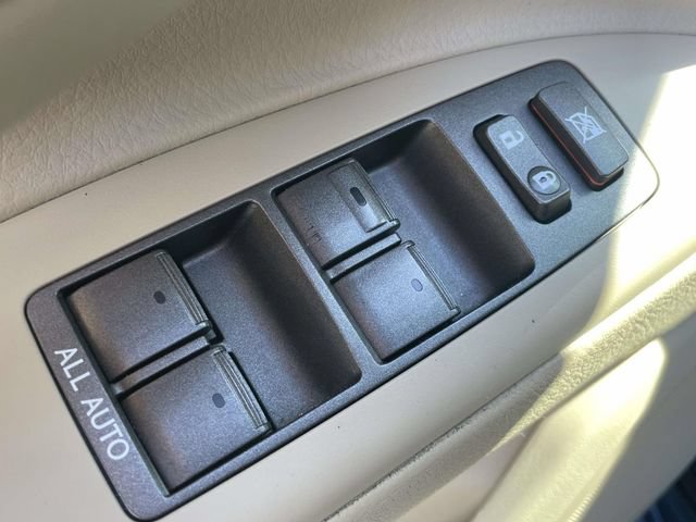 Used 2010 Lexus LX 570 4WD w/ Luxury Pkg image 16