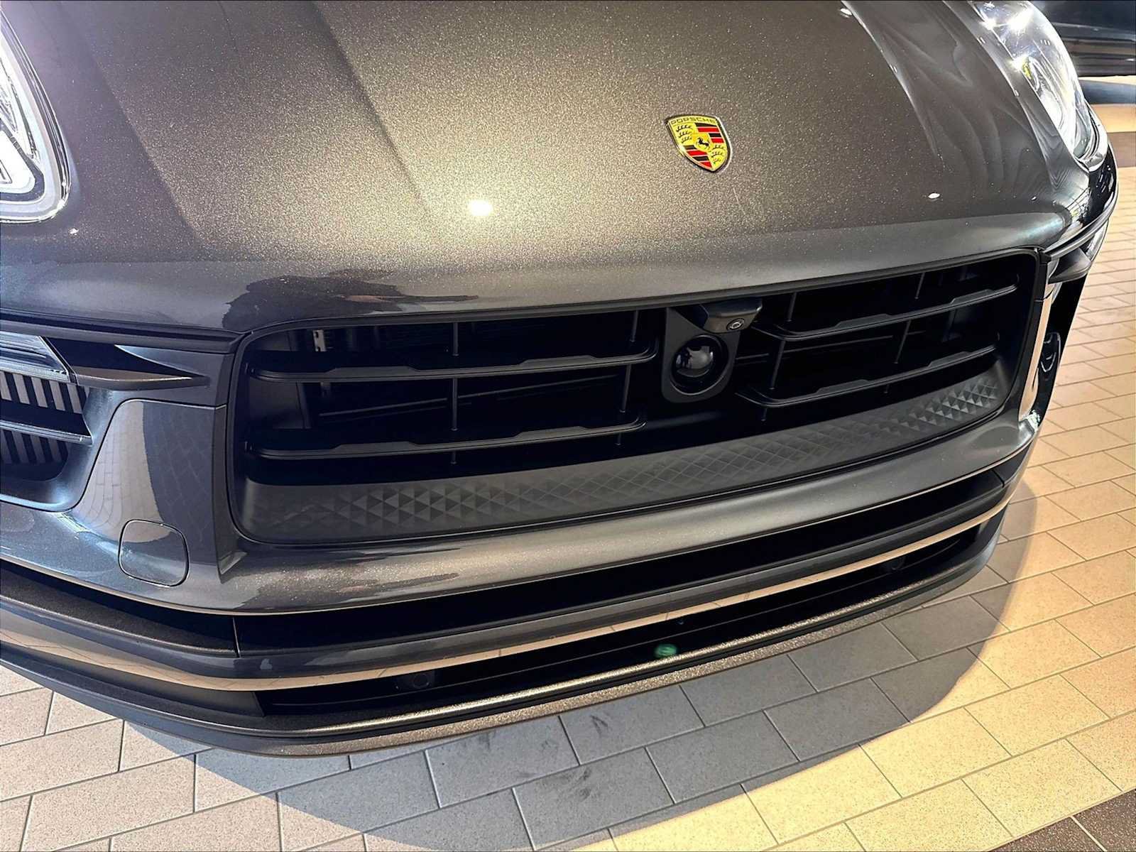 Used 2025 Porsche Macan S AWD/4WD image 33
