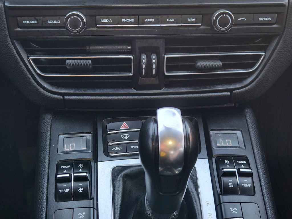 Used 2020 Porsche Macan S image 22