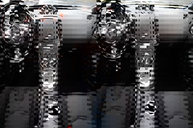 Used 2016 Nissan 370Z Coupe image 2