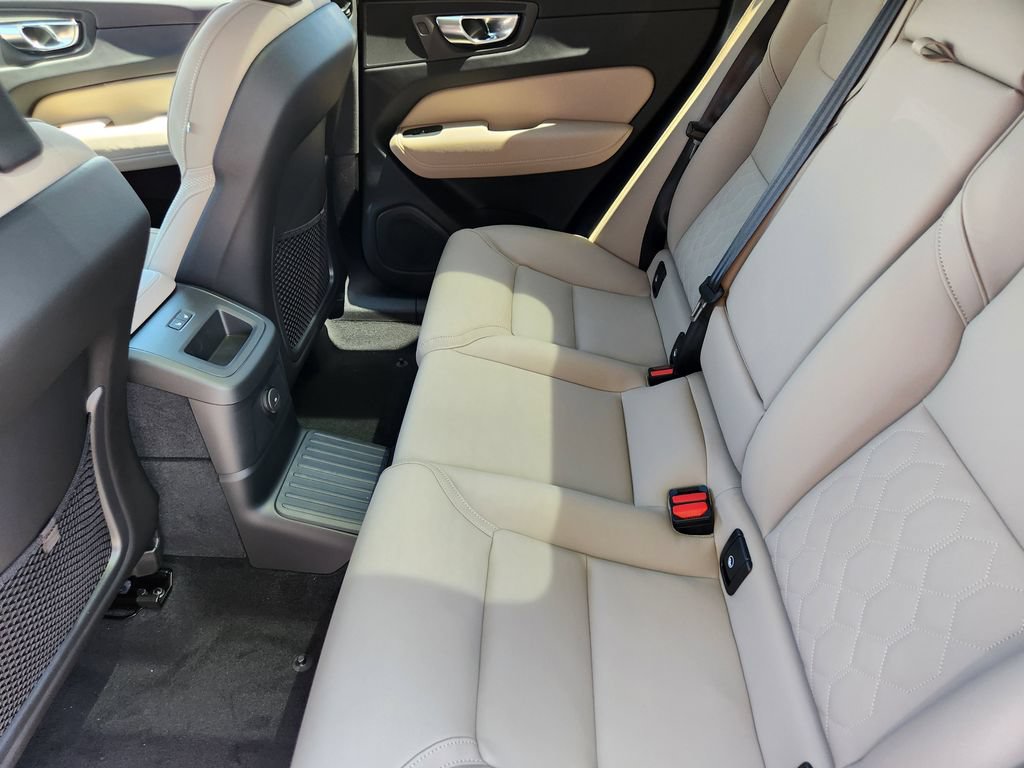 New 2026 Volvo XC60 T8 Plus w/ Climate Package AWD/4WD image 19