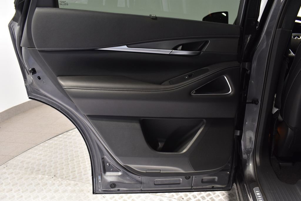 New 2026 INFINITI QX60 Luxe w/ Family Package image 27