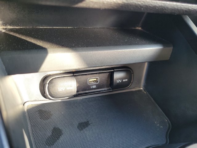 Used 2024 Kia Soul LX w/ LX Technology Package FWD image 33