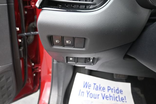 Used 2018 Toyota C-HR XLE FWD image 29