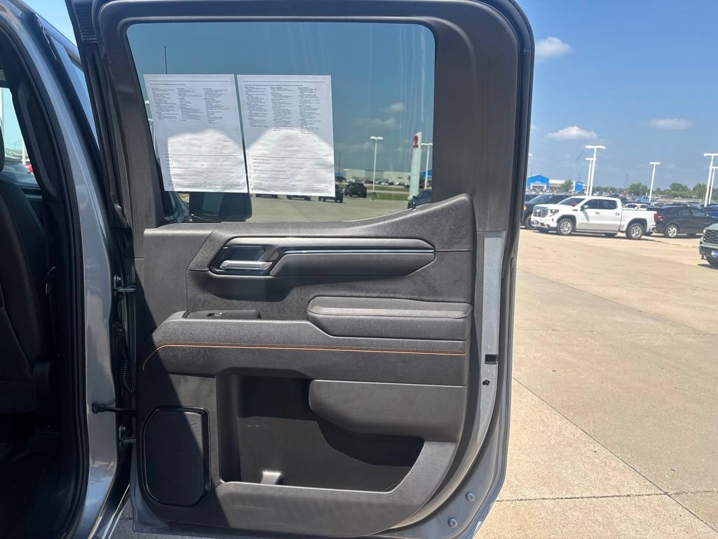 Used 2025 GMC Sierra 1500 AT4 w/ Technology Package AWD/4WD image 28