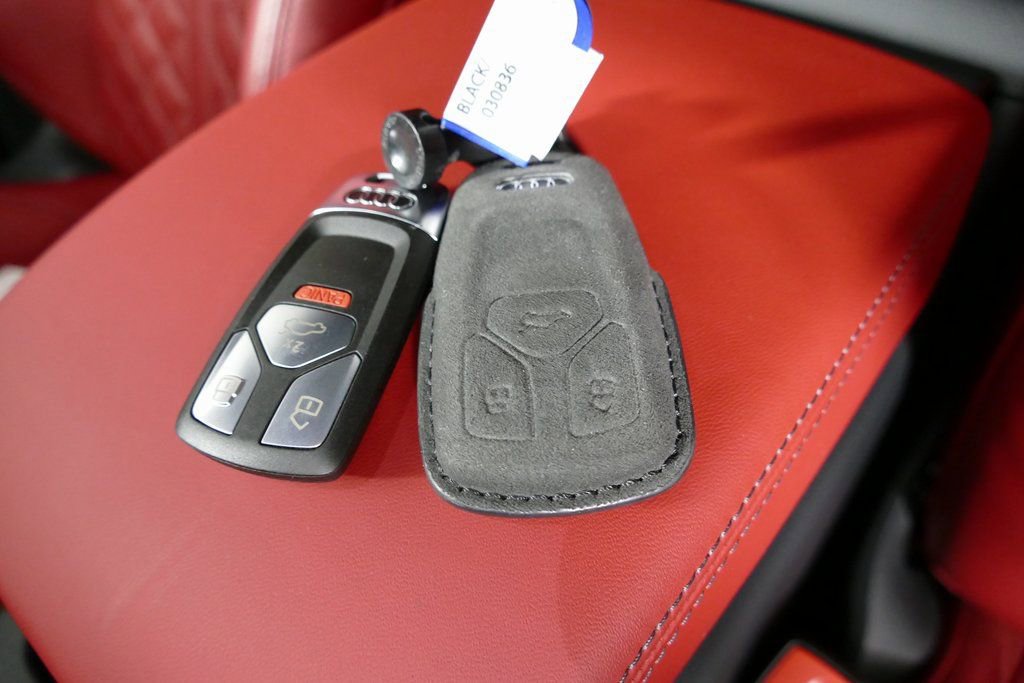Used 2025 Audi SQ5 Premium Plus image 13