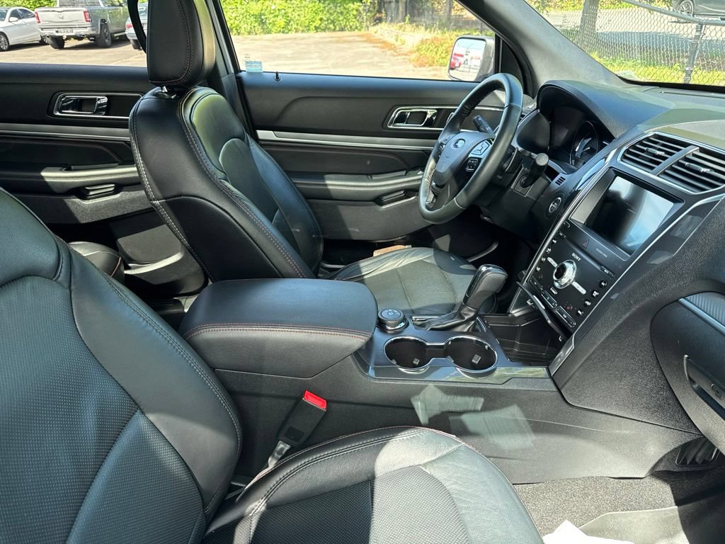 Used 2019 Ford Explorer Sport w/ Ford Safe & Smart Package AWD/4WD image 12