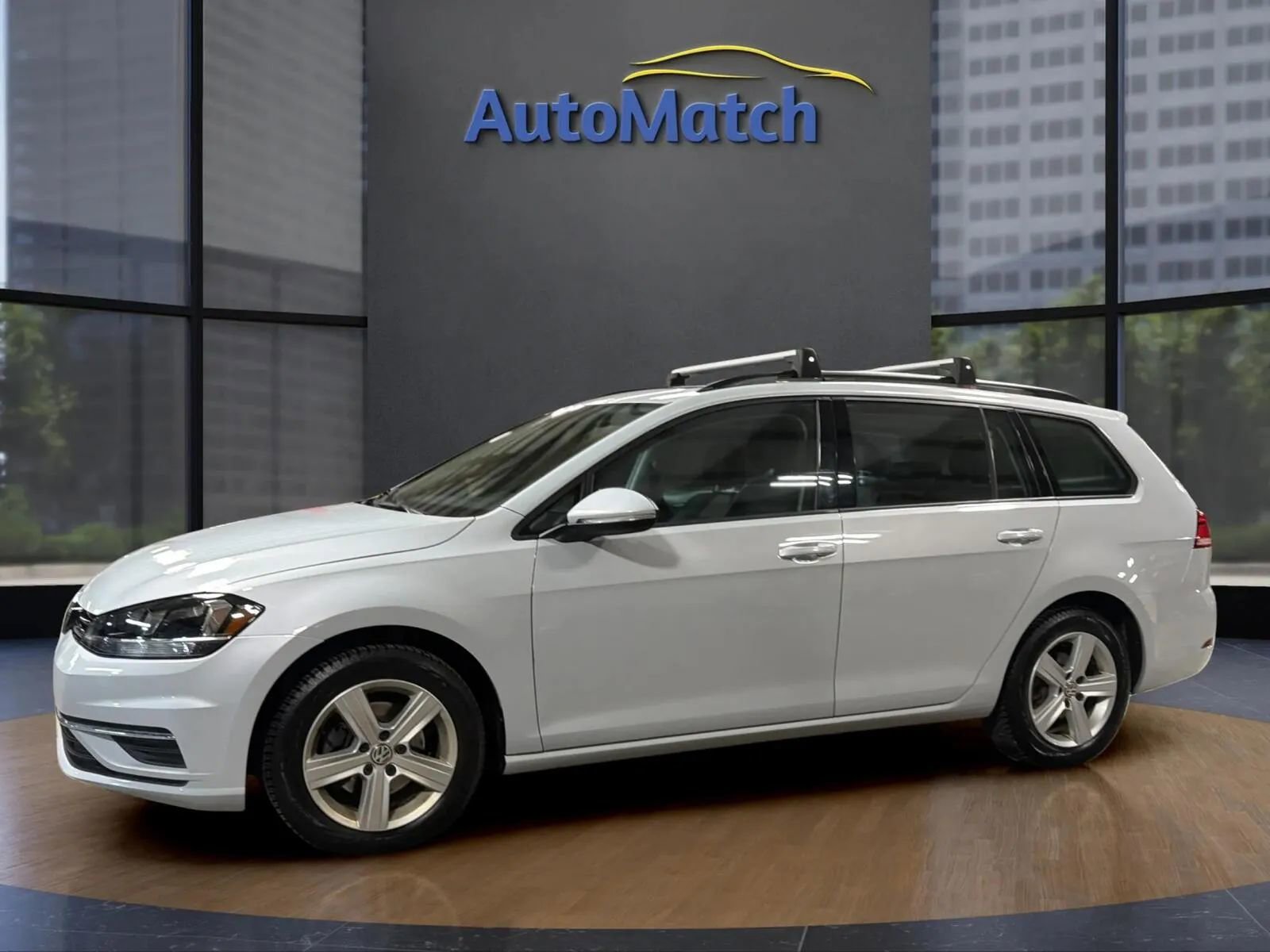 Used 2018 Volkswagen Golf SE image 4