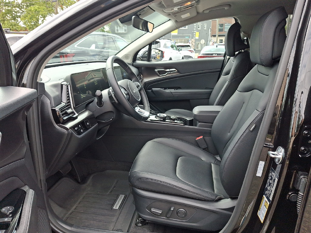 Used 2025 Kia Sportage EX AWD/4WD image 13