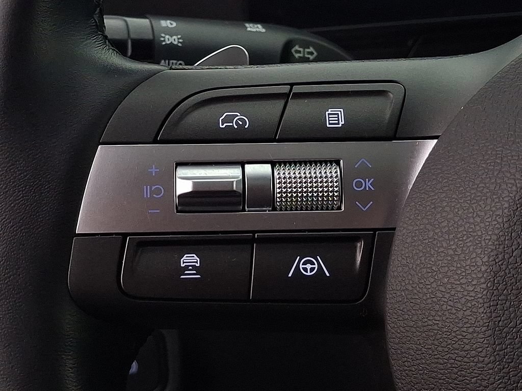 Used 2024 Hyundai Kona Limited AWD/4WD image 16
