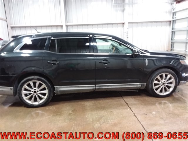 Used 2010 Lincoln MKT AWD image 3