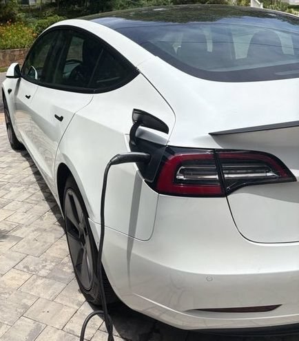 Used 2021 Tesla Model 3 Standard Range Plus RWD image 2