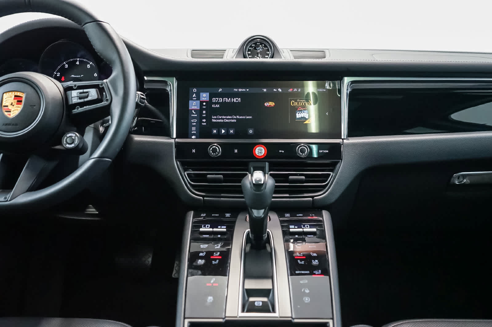 Certified 2026 Porsche Macan Turbo AWD/4WD image 16