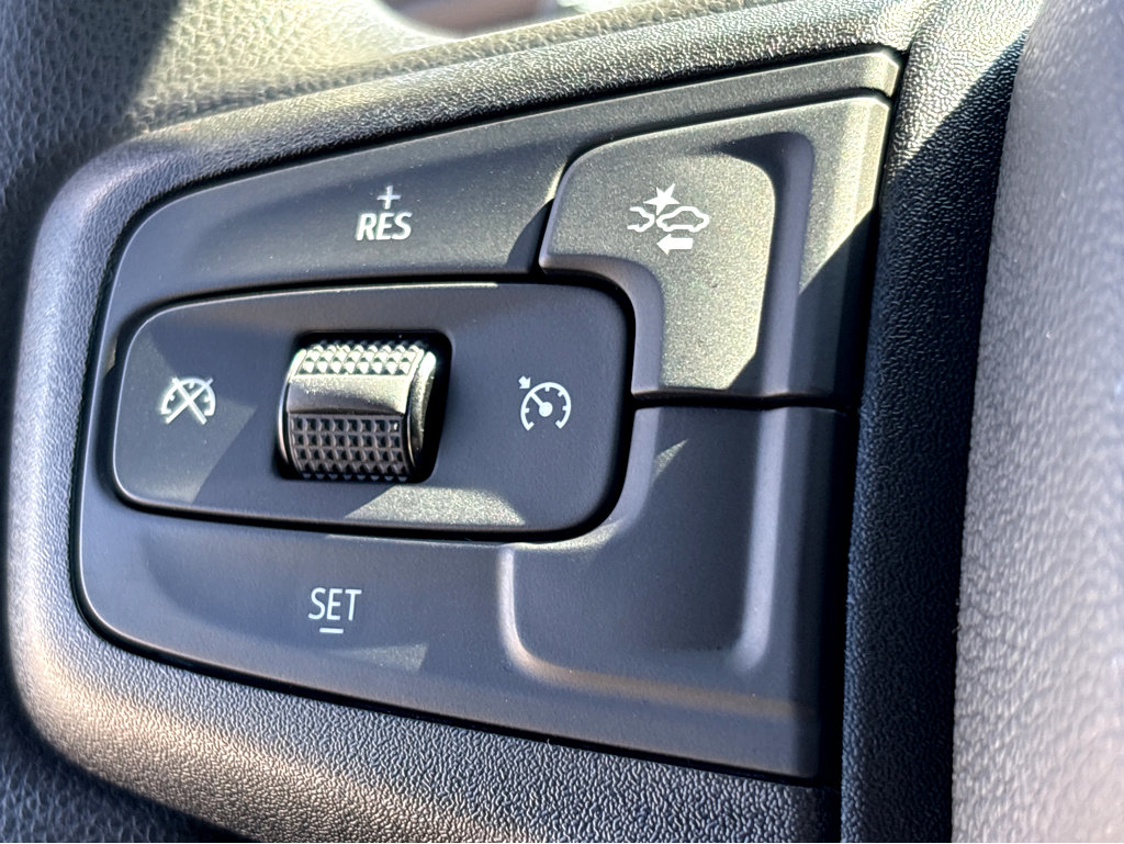 Used 2025 Chevrolet Silverado 1500 Custom image 14