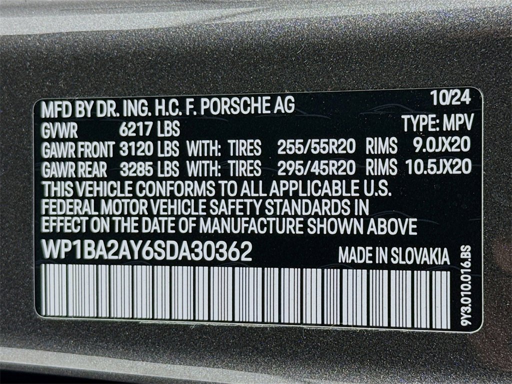 Certified 2025 Porsche Cayenne Coupe image 34