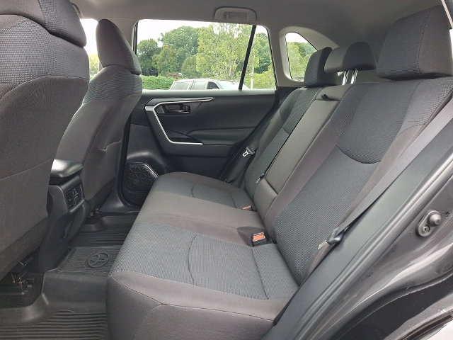 Used 2024 Toyota RAV4 LE AWD/4WD image 17