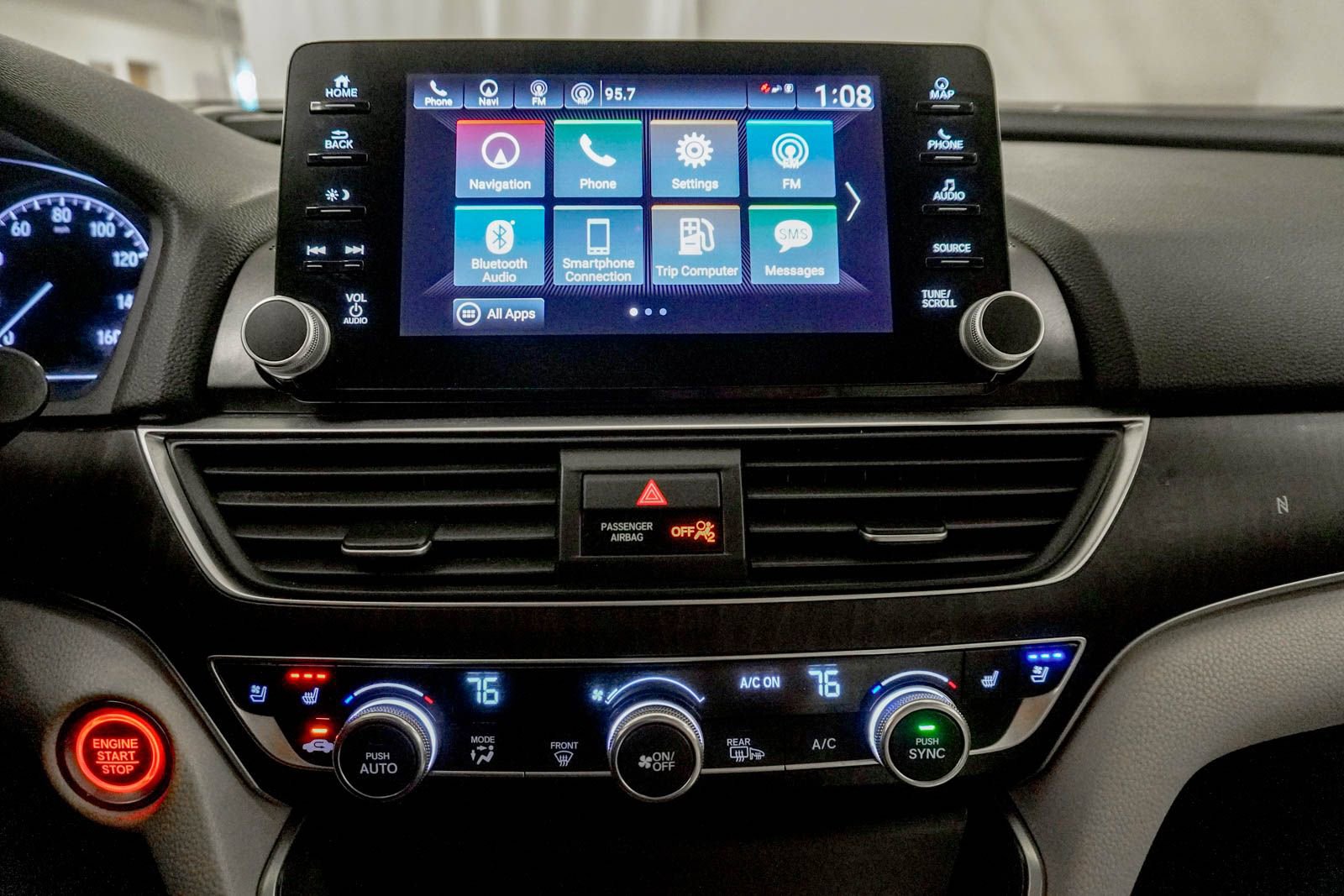 Used 2018 Honda Accord Touring image 24