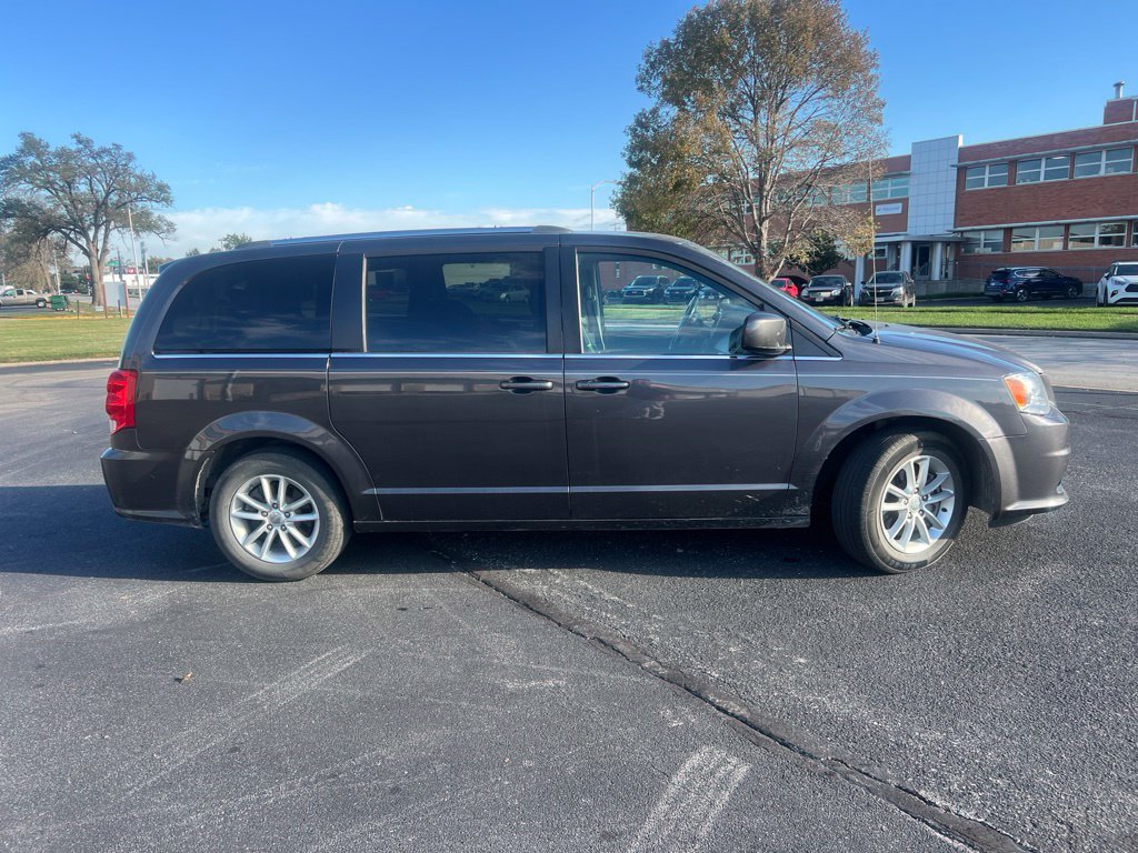 Used 2020 Dodge Grand Caravan SXT FWD image 4