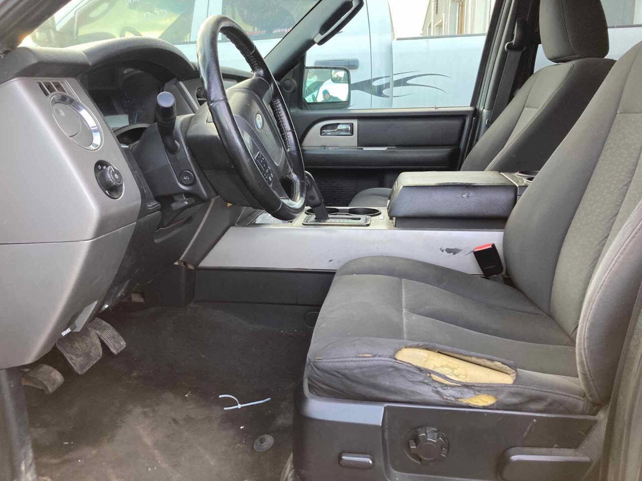Used 2017 Ford Expedition EL XLT image 3
