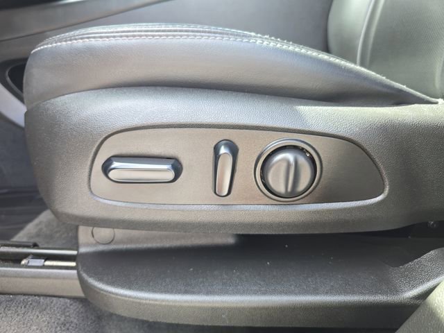 Certified 2019 Buick Enclave Avenir w/ Avenir Technology Package image 18