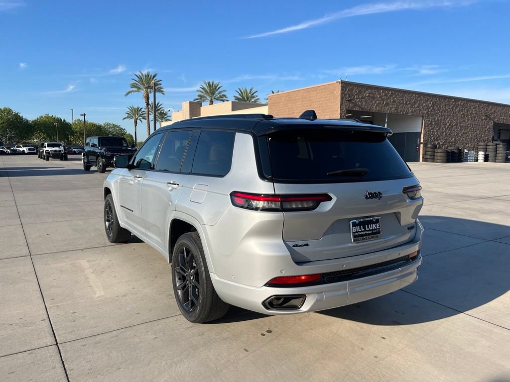 Used 2024 Jeep Grand Cherokee L Summit AWD/4WD image 10