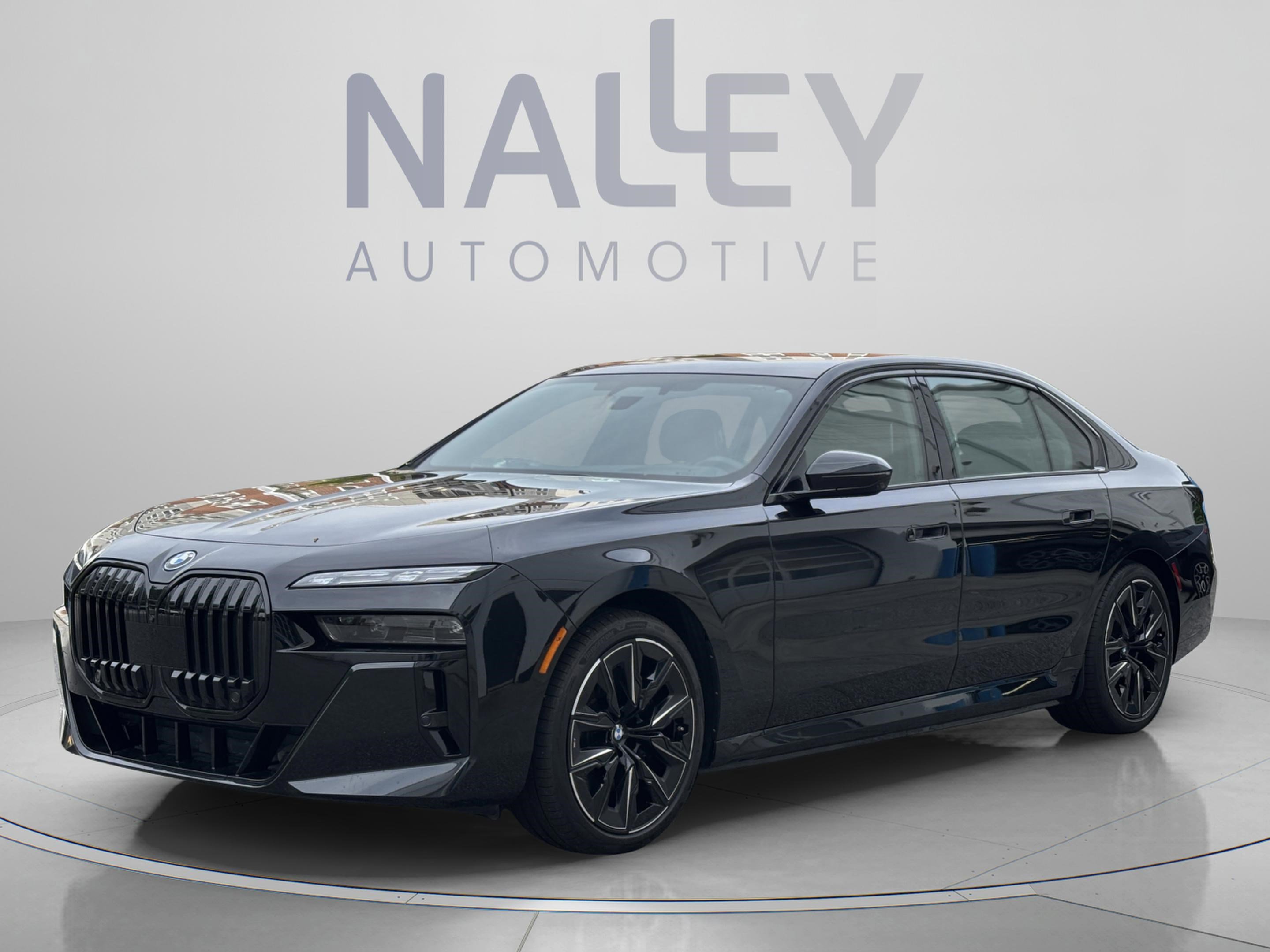 Used 2024 BMW i7 xDrive60 w/ Executive Package image 1