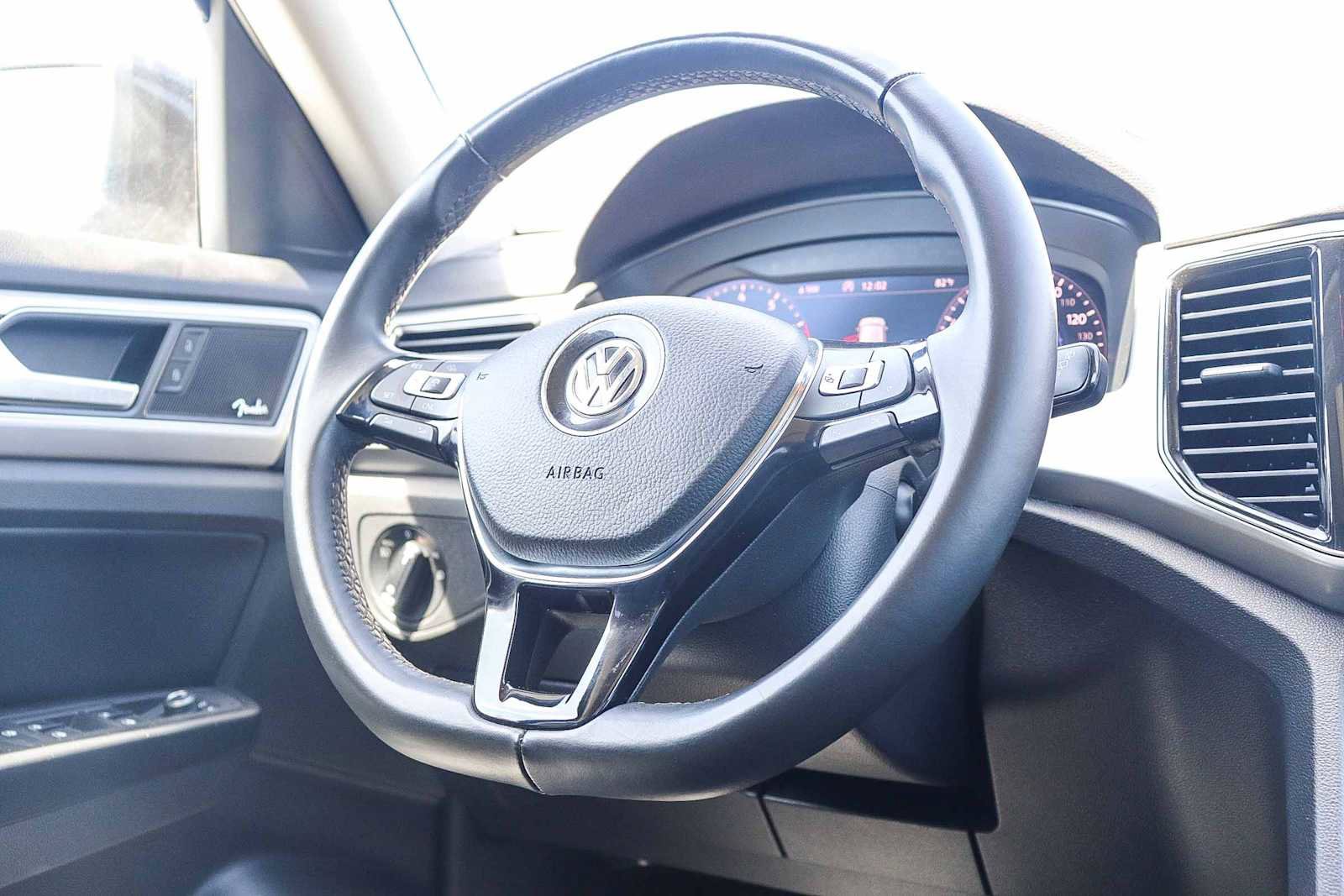 Used 2018 Volkswagen Atlas SEL Premium image 16